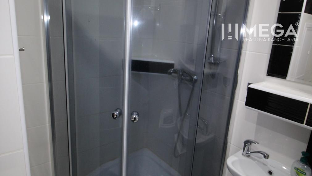 Prenájom – kompletne zrekonštruovaná garsónka, Humenné