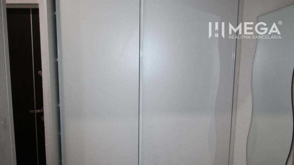 Prenájom – kompletne zrekonštruovaná garsónka, Humenné