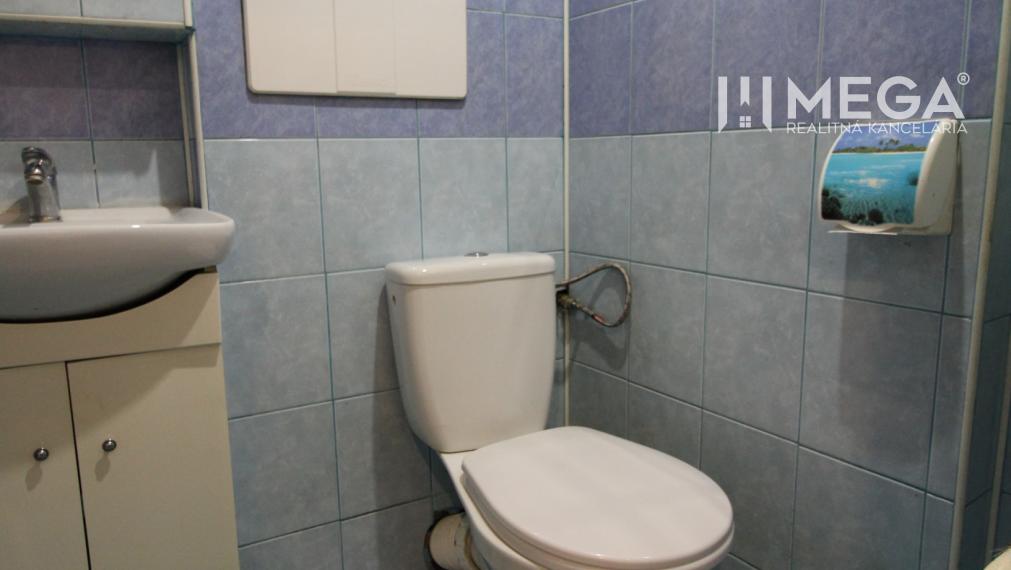 Predaj - čiastočne zrekonštruovaná garsónka v Humennom