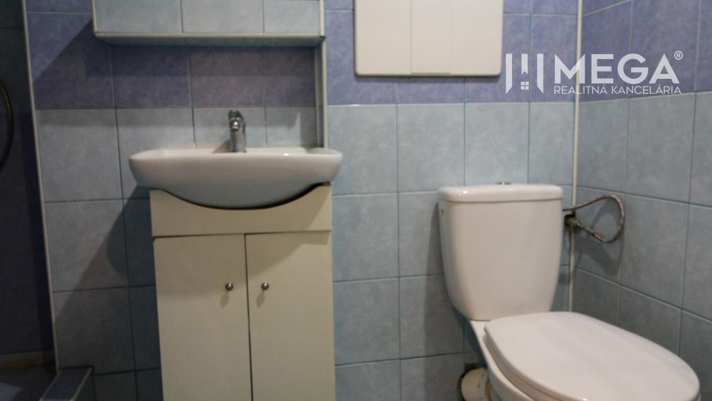 Predaj - čiastočne zrekonštruovaná garsónka v Humennom