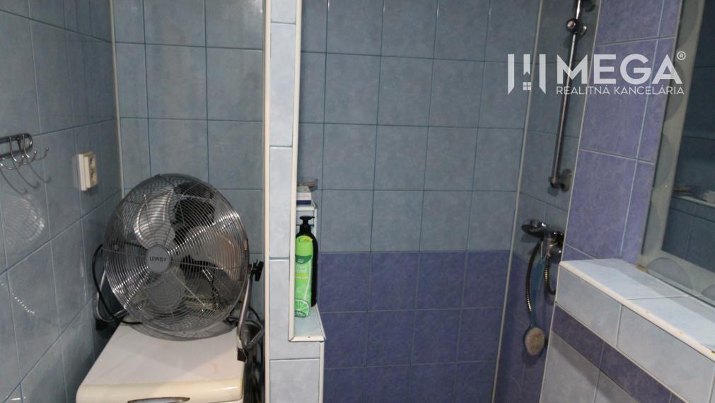 Predaj - čiastočne zrekonštruovaná garsónka v Humennom