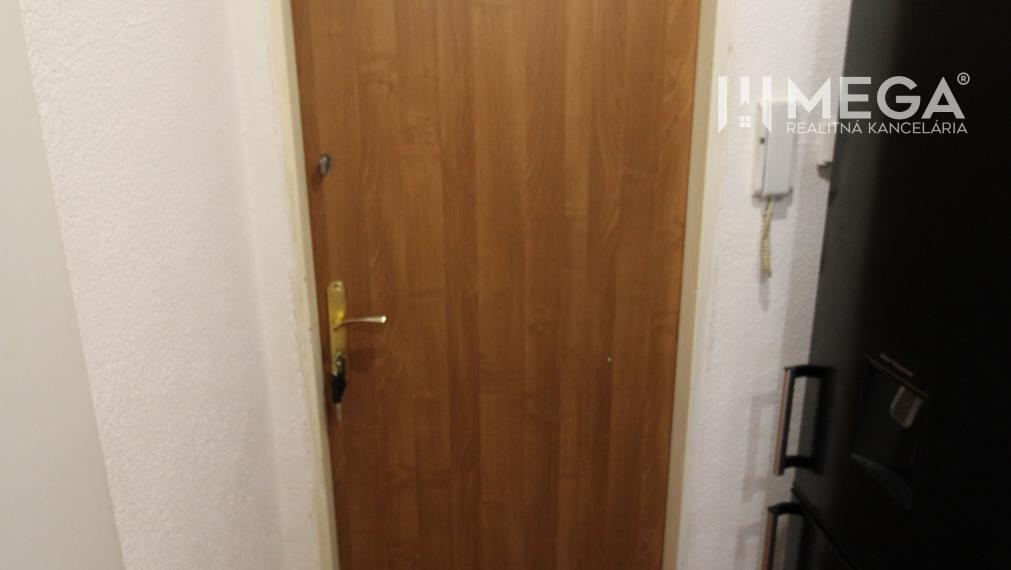 Predaj - čiastočne zrekonštruovaná garsónka v Humennom