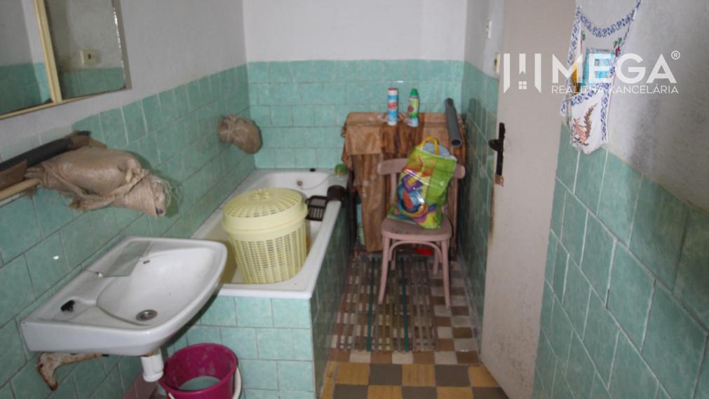 REZERVOVANÝ - Pôvodný rodinný dom v obci Dlhé nad Cirochou