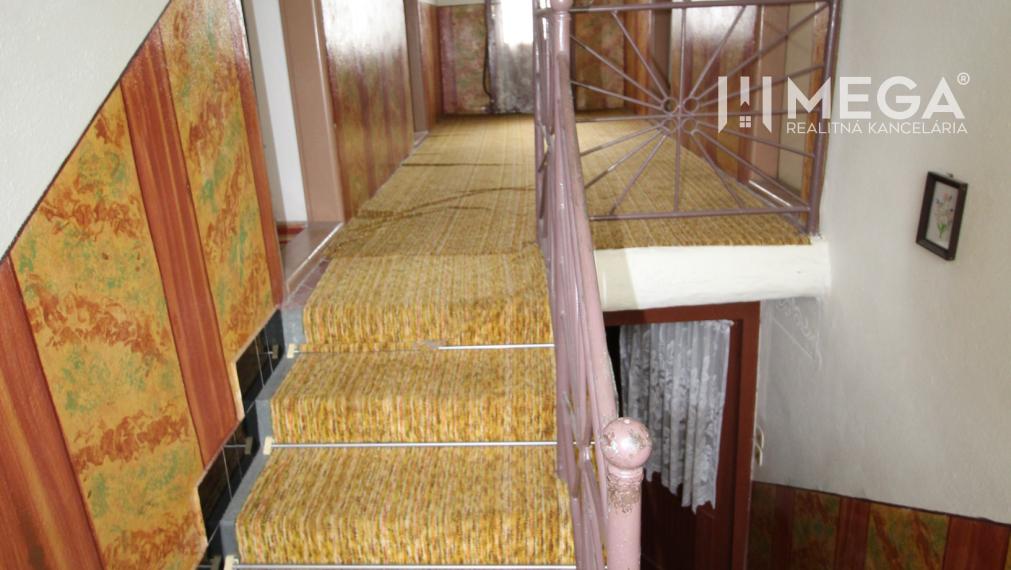 REZERVOVANÝ - Pôvodný rodinný dom v obci Dlhé nad Cirochou