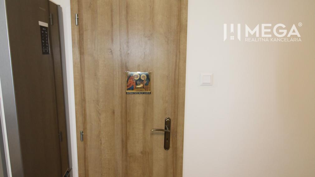 Na prenájom moderný 3-izbový byt v meste Snina