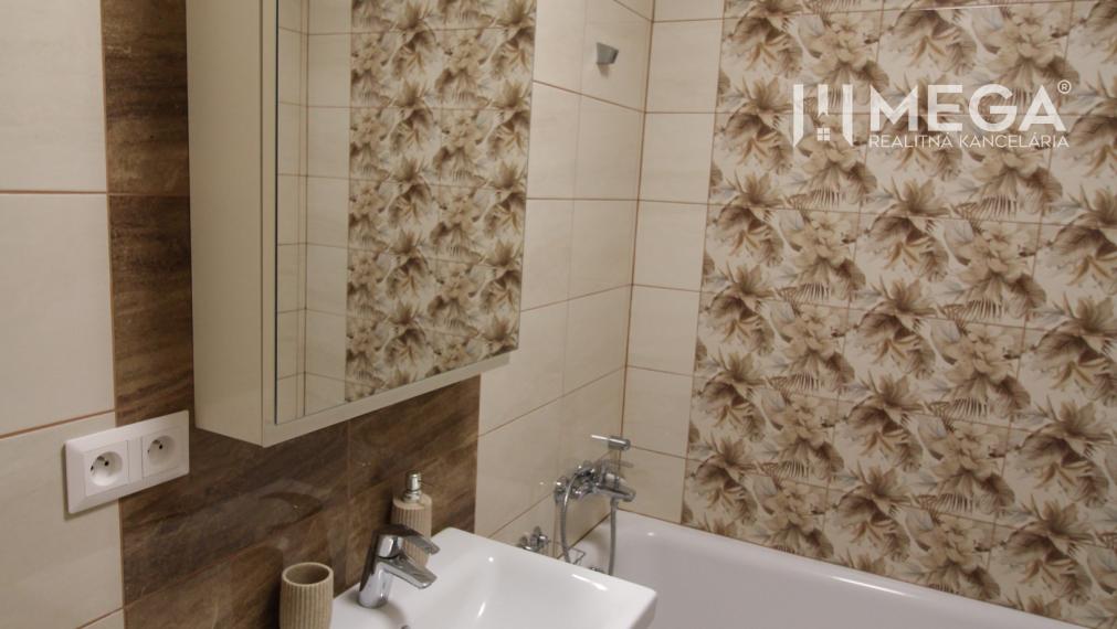 Na prenájom moderný 3-izbový byt v meste Snina