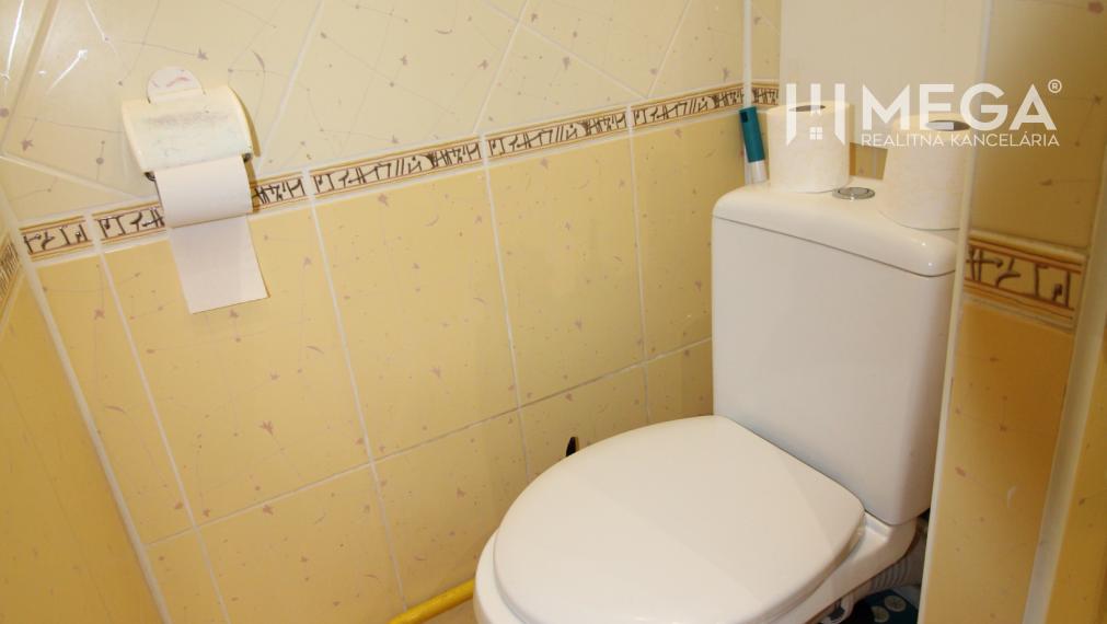 Na predaj 2-izbový byt 55 m² v centre Humenného