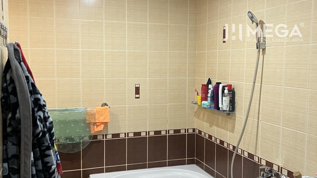 Mega realitná kancelária ponúka na predaj 3 izbový byt na TŘEBIČSKEJ