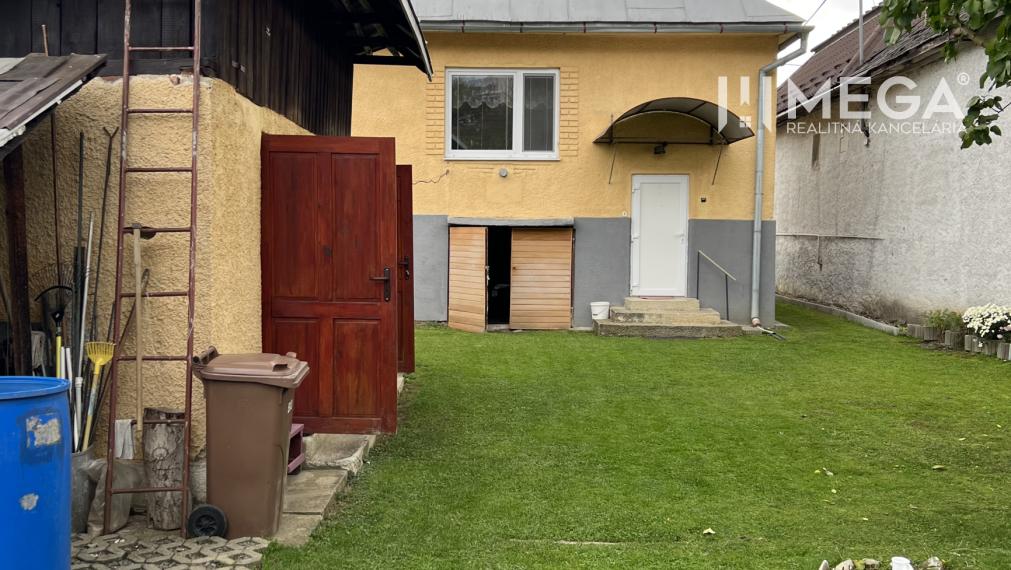 Mega realitná kancelária ponúka na predaj dom v Snine na Jesenského ulici