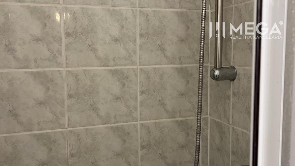 Na predaj veľká garsónka V Medzilaborciach.