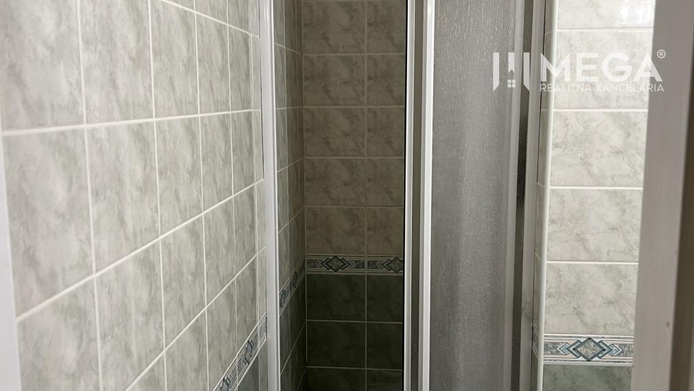 Na predaj veľká garsónka V Medzilaborciach.