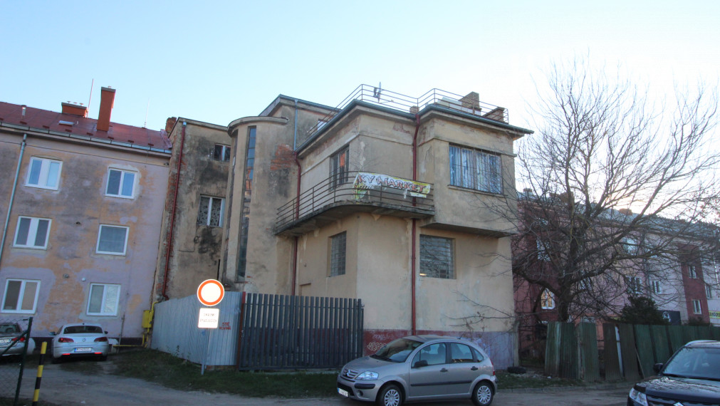 PREDANÉ - Na predaj budova na podnikanie v centre mesta Michaloviec
