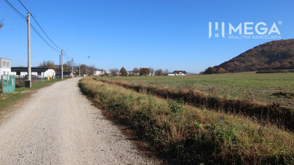 Exkluzívne: Na predaj pozemok v Jasenove