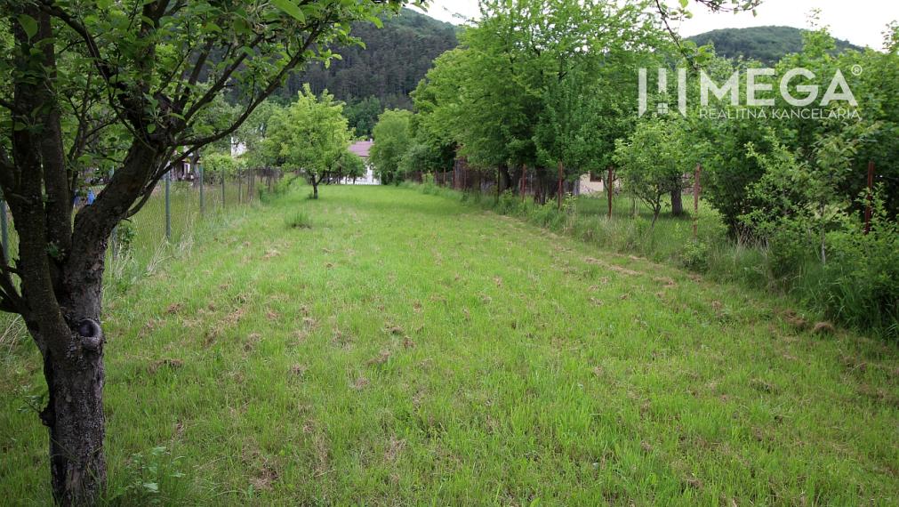 Rovinatý pozemok na predaj, obec Ptičie! Exkluzívna ponuka!