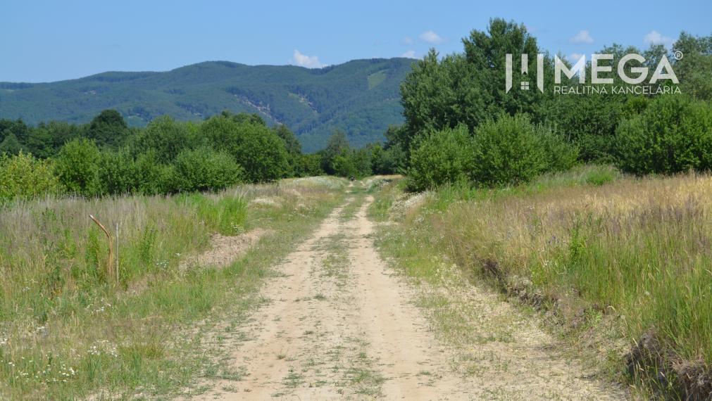 PREDAJ POZEMKU- Zemplínske Hámre-výborná investícia