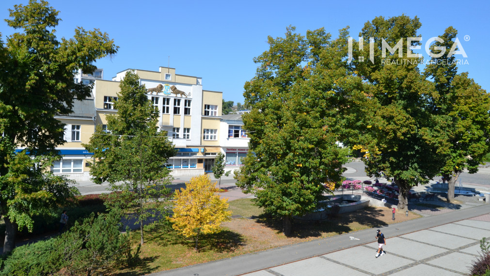 PRENÁJOM-Obchodný priestor v centre mesta Humenné-420m2