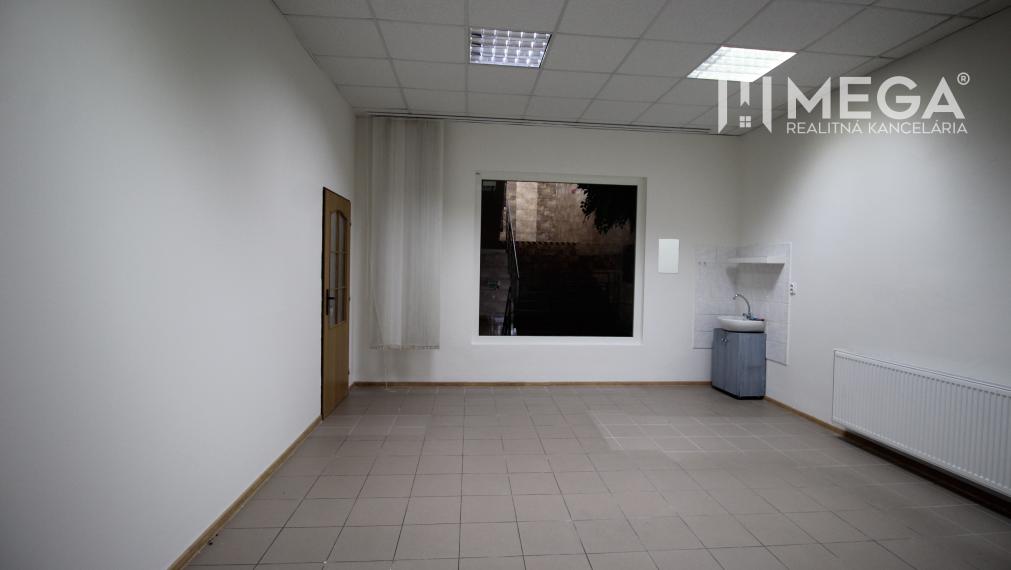 Už len 1 kancelárie na PRENÁJOM v OD Laborec v Humennom