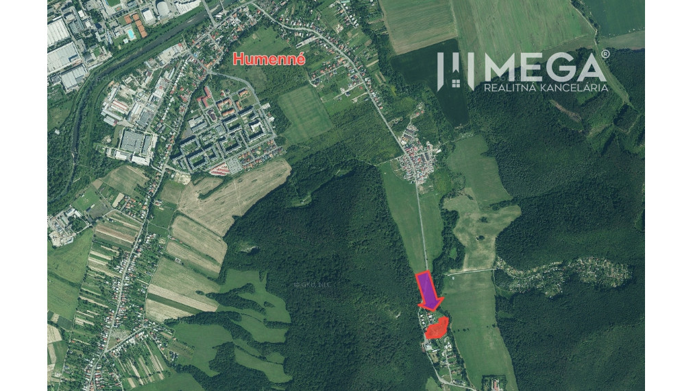 Rozsiahly a rovinatý pozemok s vynikajúcim prístupom pri Humennom na predaj!