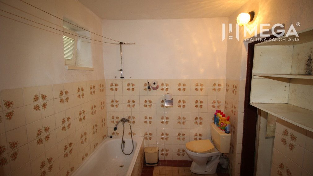 R E Z E R V O V A N Ý TOP POZEMOK S DOMOV OBEC SEDLISKÁ