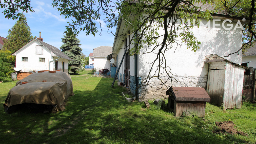 R E Z E R V O V A N Ý TOP POZEMOK S DOMOV OBEC SEDLISKÁ