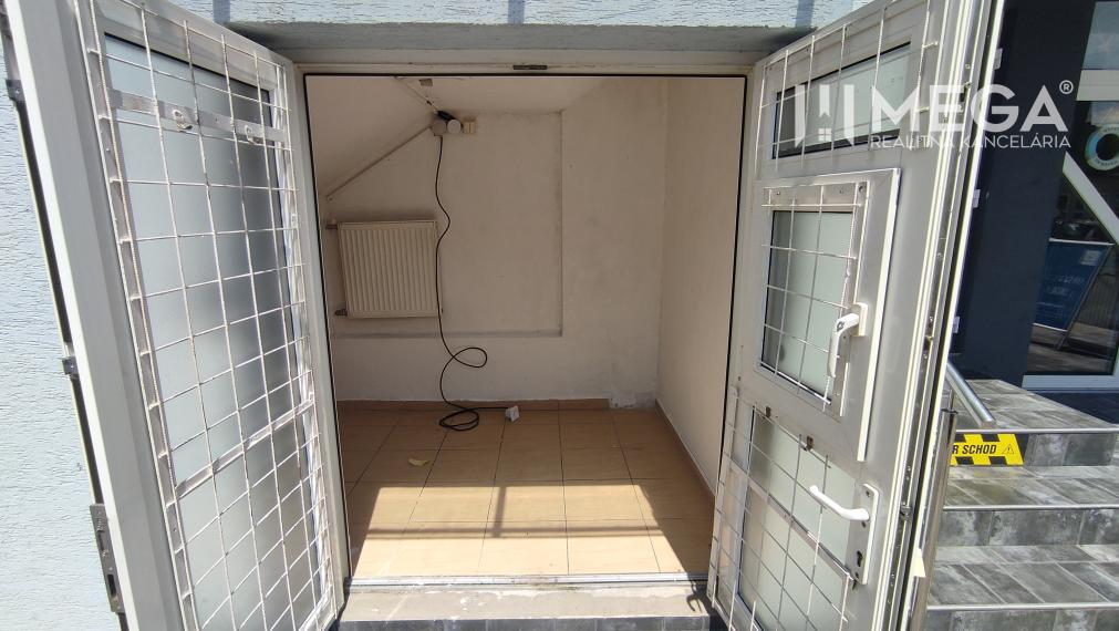 PRENÁJOM obchodných priestorov v centre mesta Humenné-3m2