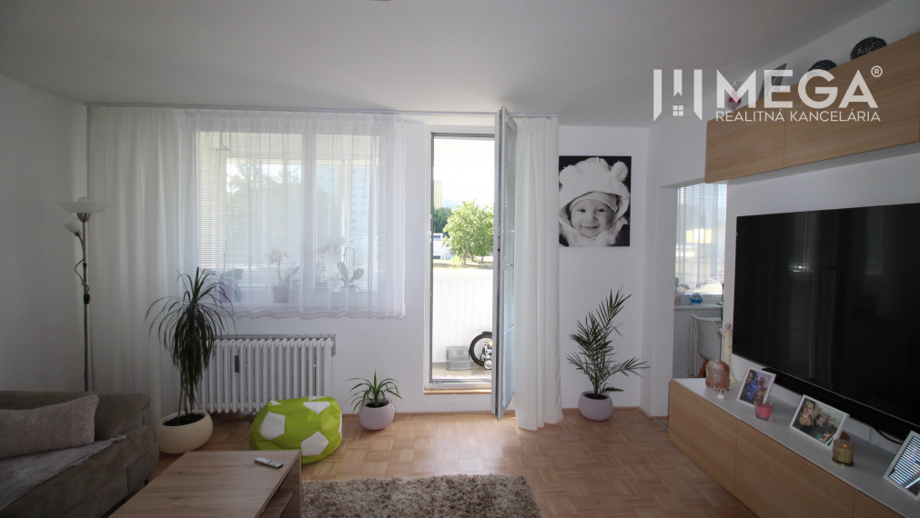 PREDANÝ - Exkluzívne na predaj 4 izbový byt s veľkým balkónom v meste Humenné