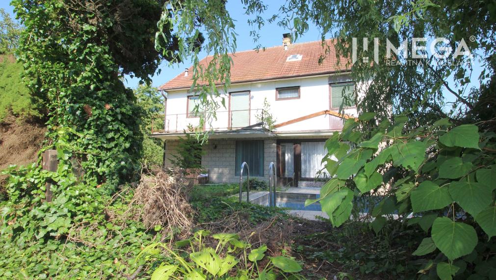 Na predaj jedinečná nehnuteľnosť na podnikanie či bývanie v meste Humenné