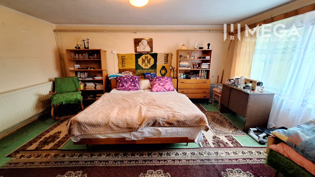 EXKLUZÍVNE NA PREDAJ:  3.podlažný dom v meste Snina