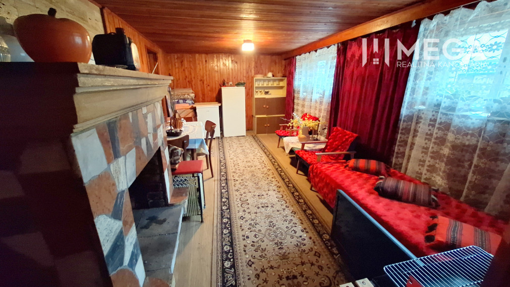 EXKLUZÍVNE NA PREDAJ:  3.podlažný dom v meste Snina