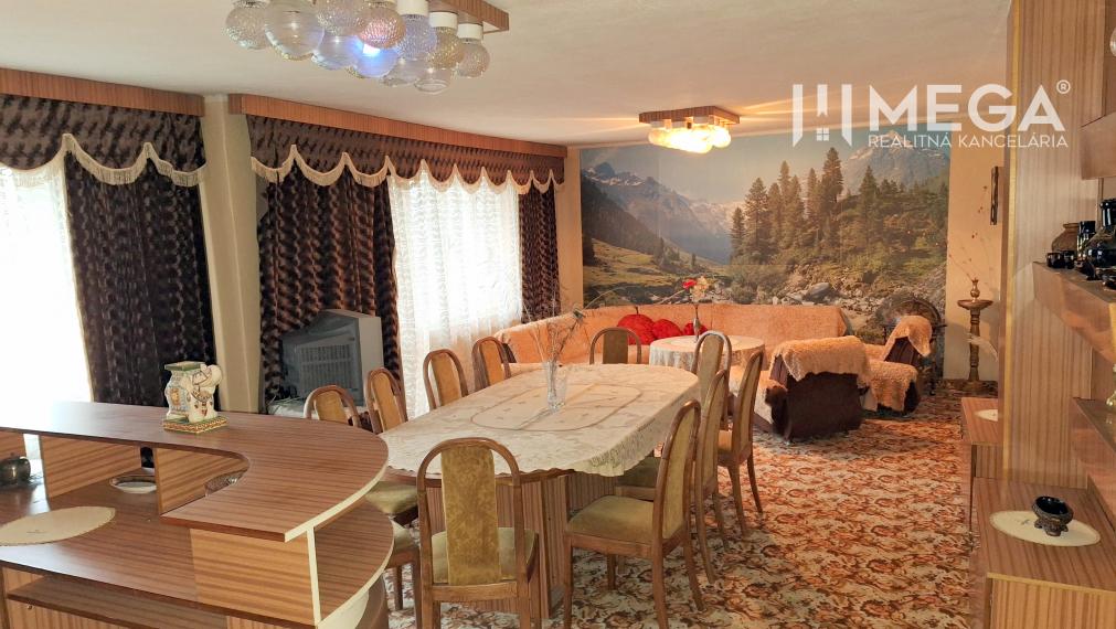 EXKLUZÍVNE NA PREDAJ:  3.podlažný dom v meste Snina