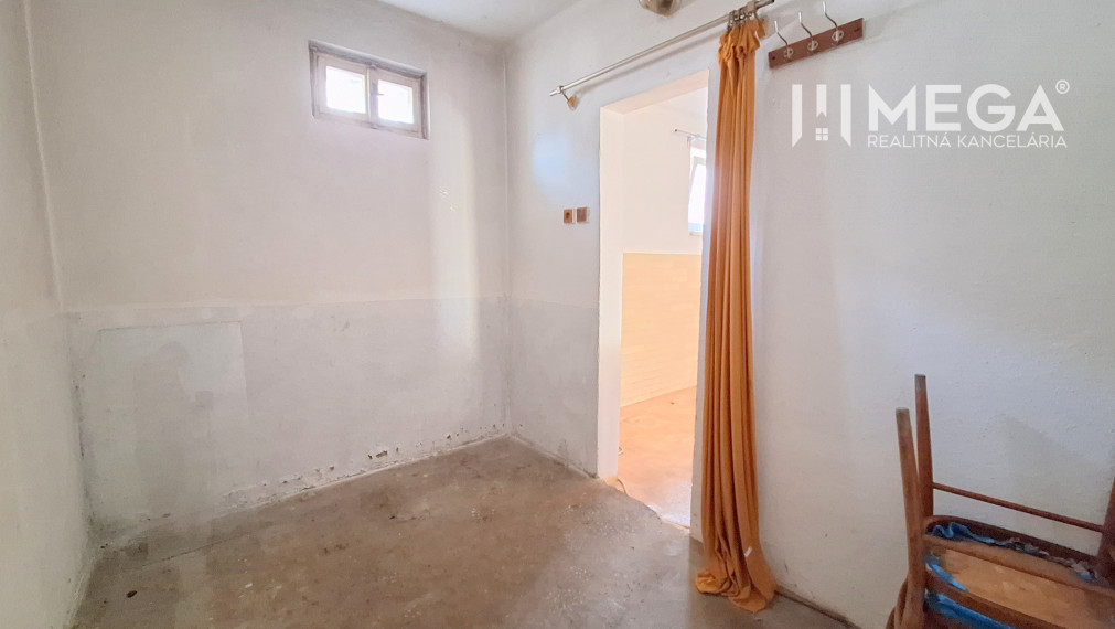 NA PREDAJ: Rodinný dom v obci Brestov