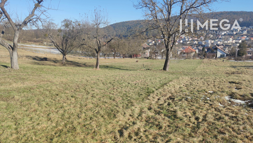 NA PREDAJ pozemok v Humennom