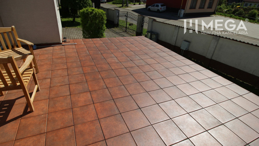 Na predaj rodinný dom s obrovským pozemkom – Pčoline