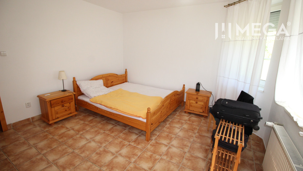 Na predaj rodinný dom s obrovským pozemkom – Pčoline