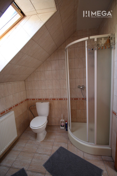 Na predaj rodinný dom s obrovským pozemkom – Pčoline