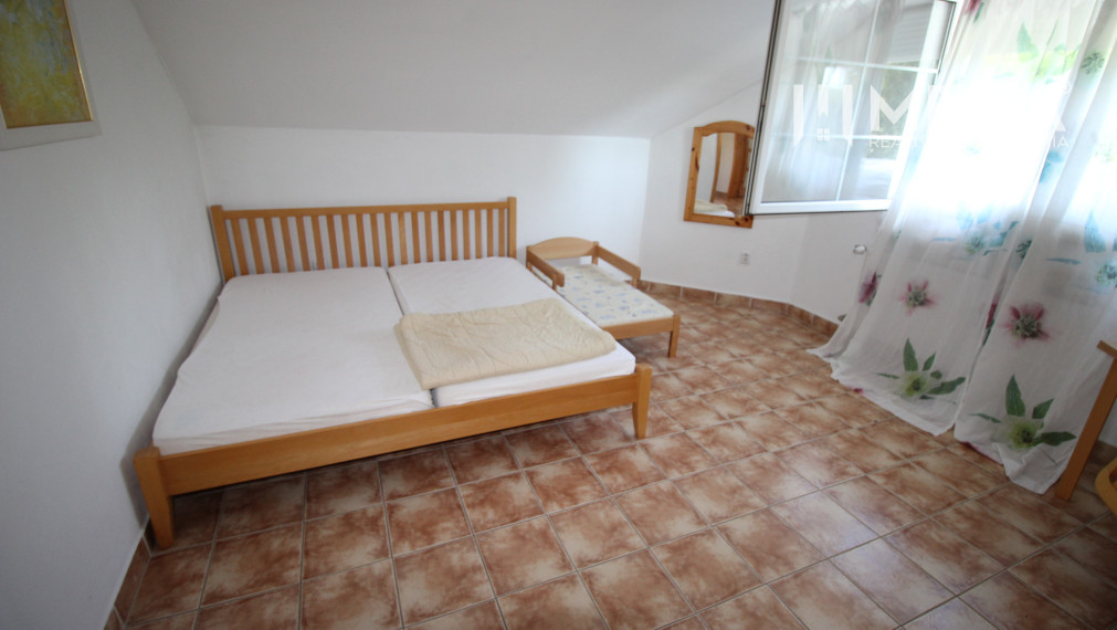 Na predaj rodinný dom s obrovským pozemkom – Pčoline