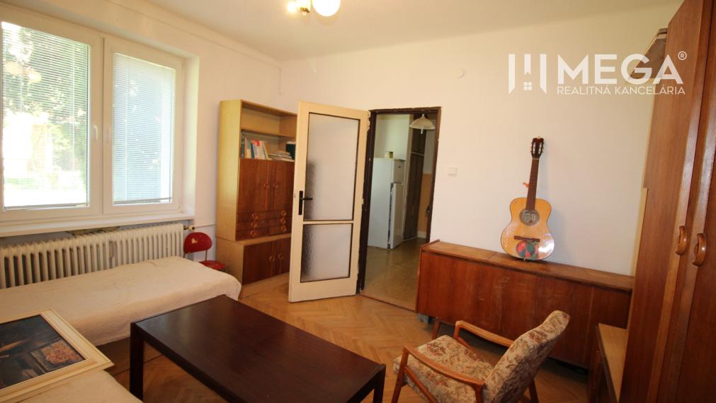 Na predaj 3izbový byt - Dobrianskeho - mesto Humenné