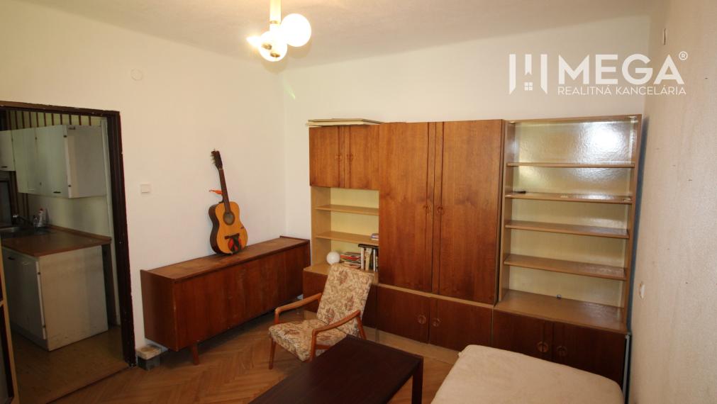 Na predaj 3izbový byt - Dobrianskeho - mesto Humenné