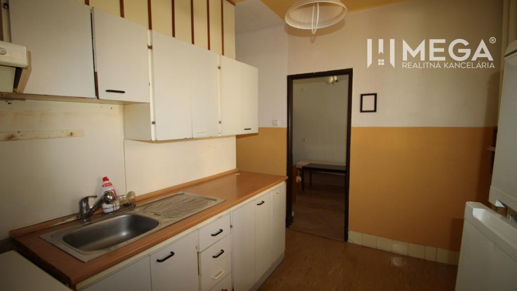 Na predaj 3izbový byt - Dobrianskeho - mesto Humenné