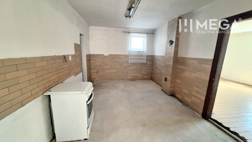 NA PREDAJ: Rodinný dom v obci Brestov