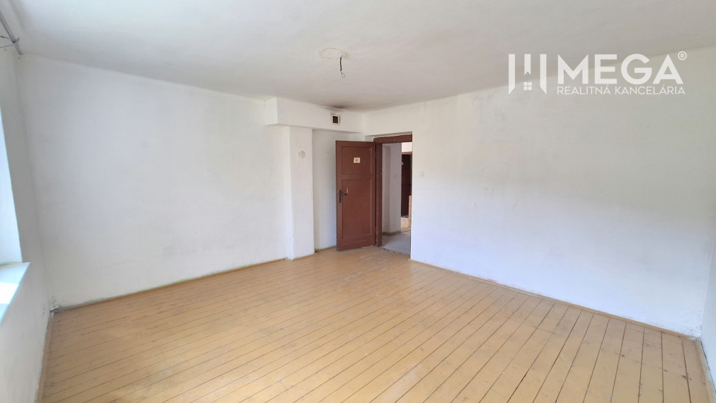 NA PREDAJ: Rodinný dom v obci Brestov