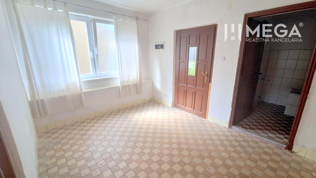 NA PREDAJ: Rodinný dom v obci Brestov