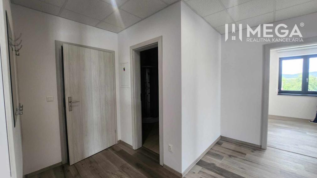 Na prenájom priestranné kancelárske priestory, Prešov, Strojnícka ul.