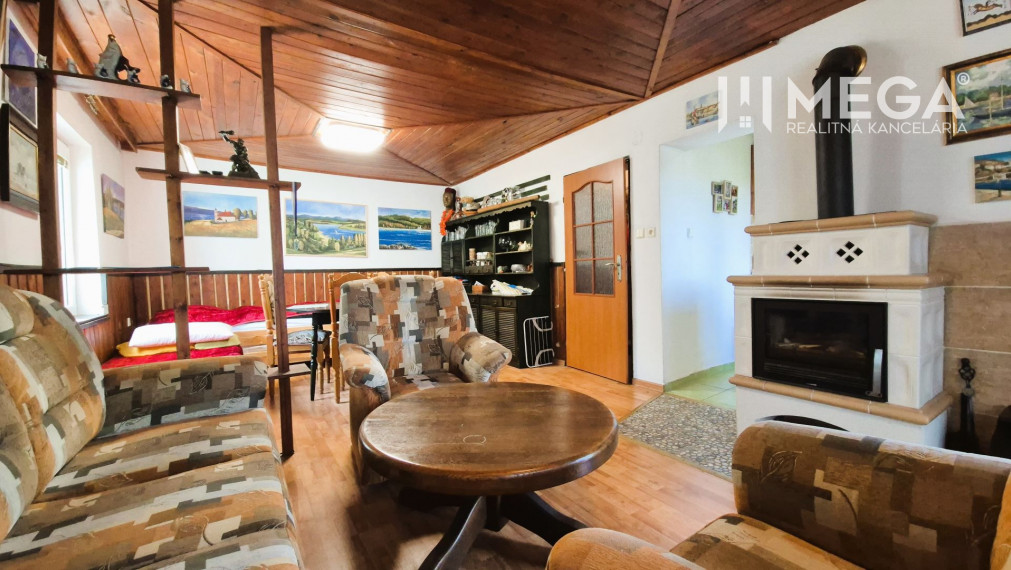 PREDAJ REKREAČNEJ CHATY NA DOMAŠI časť DOBRÁ