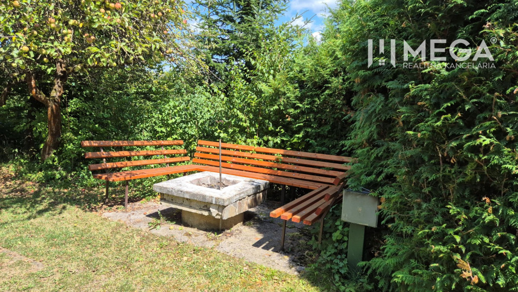 PREDAJ REKREAČNEJ CHATY NA DOMAŠI časť DOBRÁ