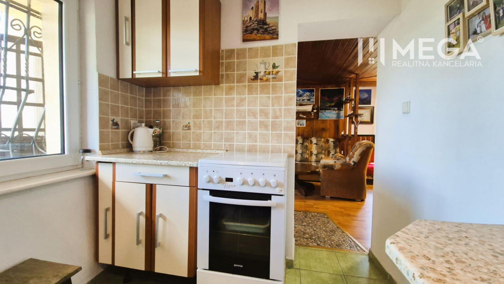 PREDAJ REKREAČNEJ CHATY NA DOMAŠI časť DOBRÁ