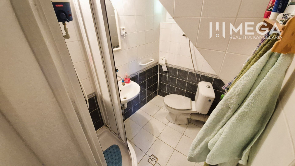 PREDAJ REKREAČNEJ CHATY NA DOMAŠI časť DOBRÁ