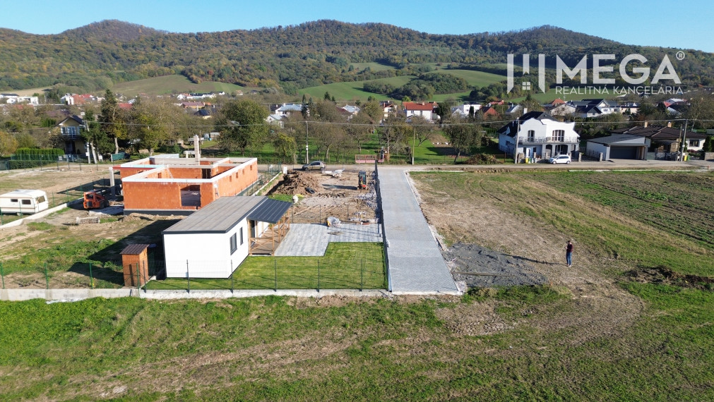 NA PREDAJ 3 izbový nízkoenergetický drevodom v obci JASENOV