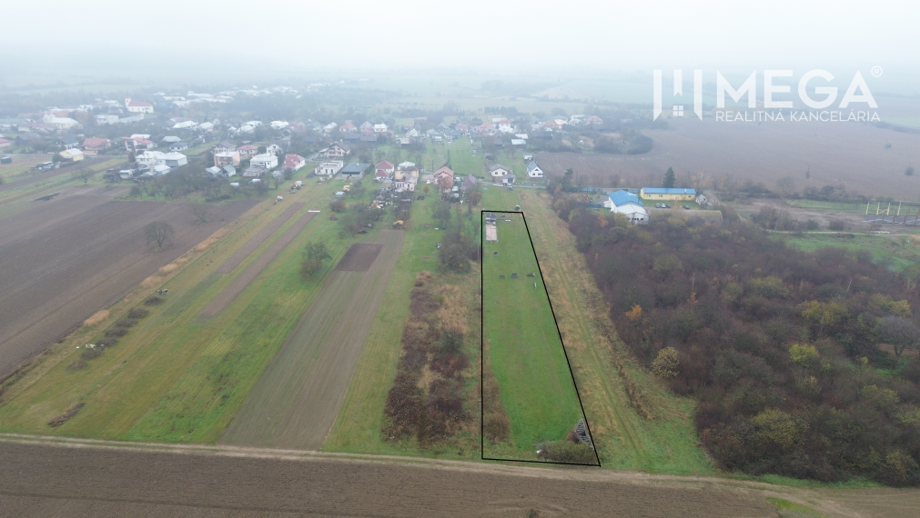 Exkluzívne na predaj Investičný pozemok v obci Pusté Čemerné