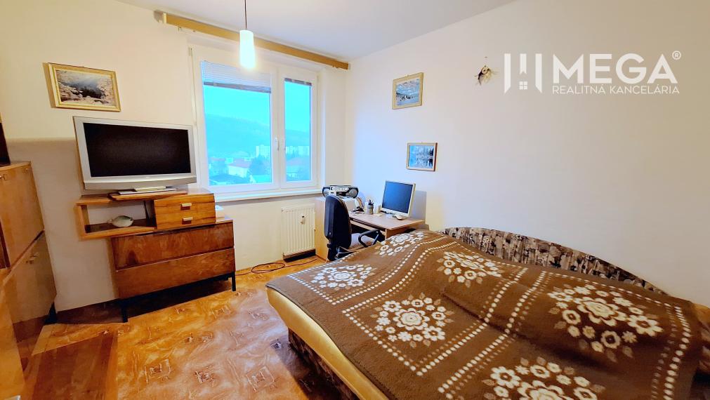 REZERVOVANÉ - NA PREDAJ 4 izbový byt v meste SNINA